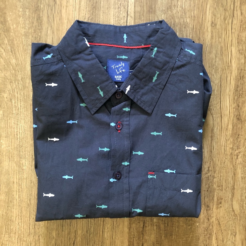 NWOT Fish patterned button down shirt in navy blue